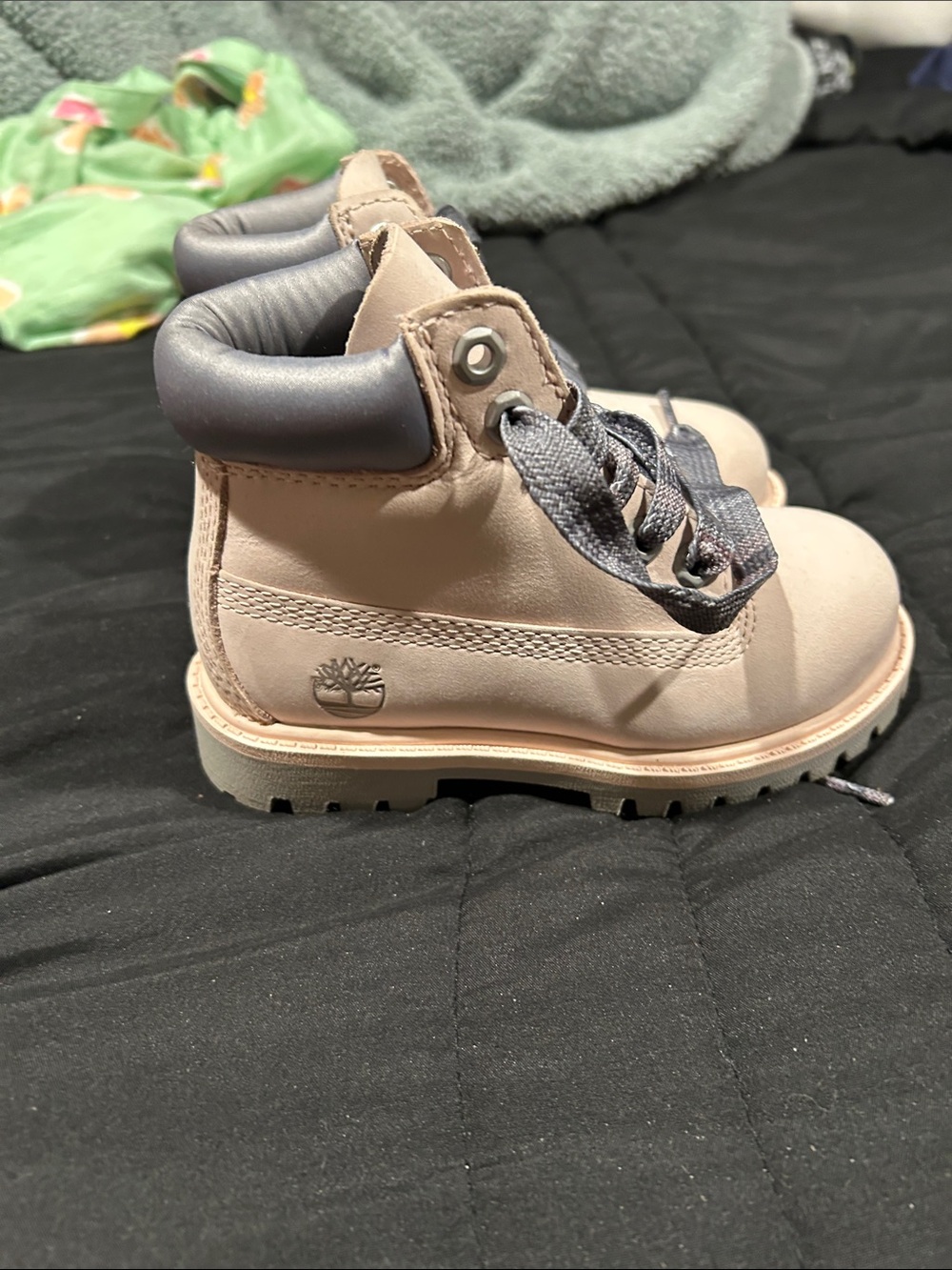 Timberland Kids Tan Leather Lace-Up Ankle Boots with Gray Collar
